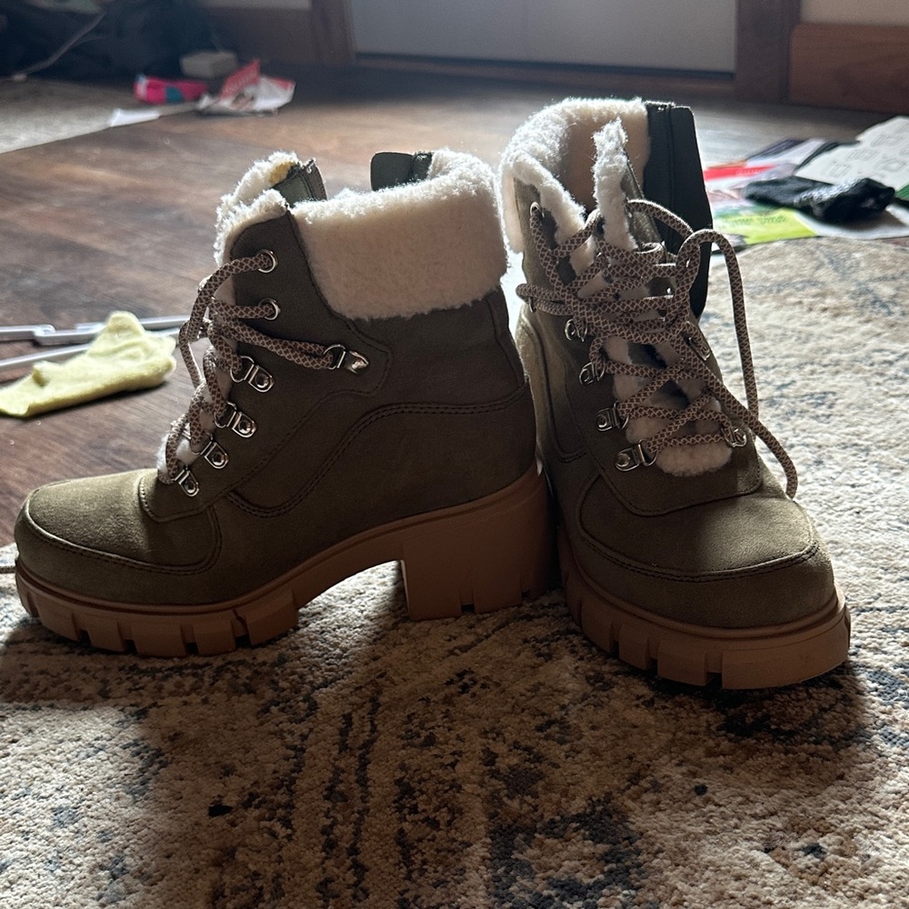 Women's Olive Green Soda Boots